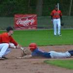 Duell im Tabellenkeller / Solingen und HSV holen Regenspiel nach