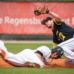 Buchbinder Legionäre mühen sich zu Doppelsieg gegen Hornets