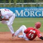 Reds nutzen frühe Runs zum Split in Mannheim