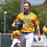 Athletics halten Rennen um Platz 3 offen